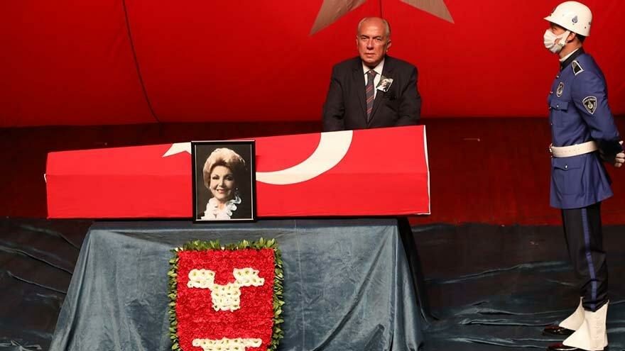 Usta sanatçı Nedret Güvenç’e veda