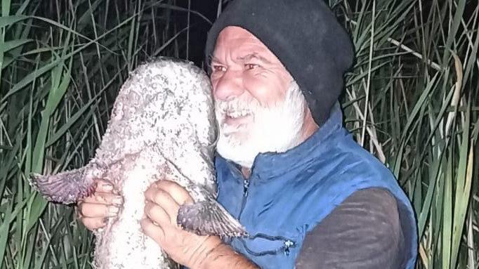 Tarlasında 10 kiloluk yayın tuttu
