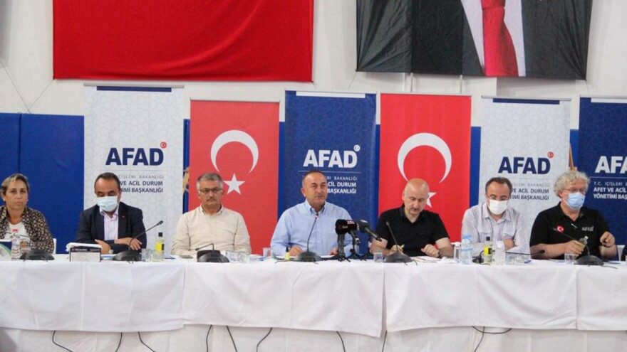 Bakanlardan art arda açıklamalar! İşte yangının bilançosu