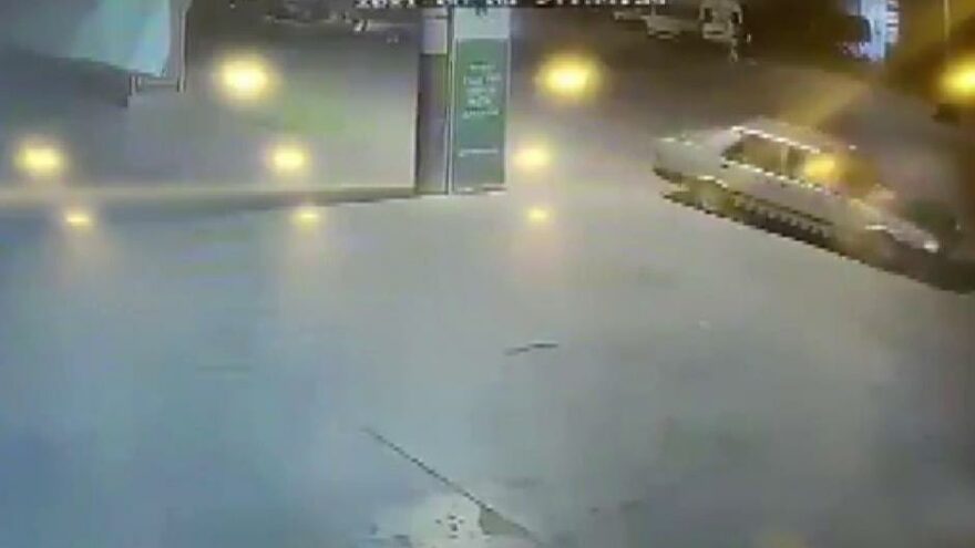 Drift yapması pahalıya patladı, drift anları kameraya yansıdı