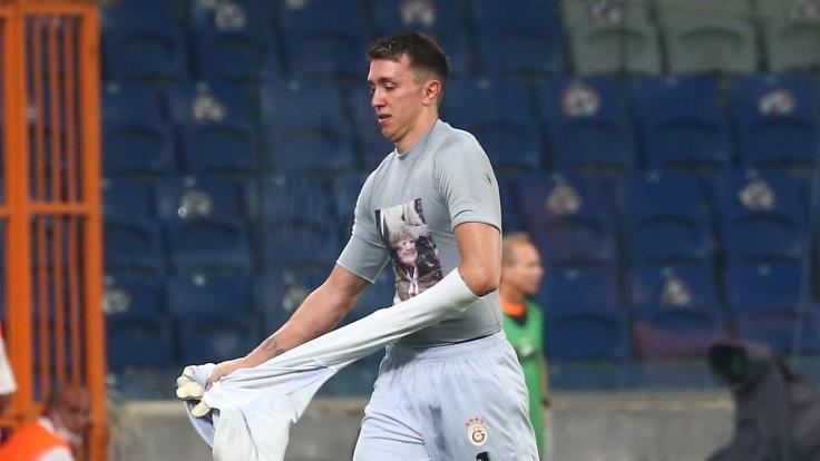 Fernando Muslera kırmızı kart gördü