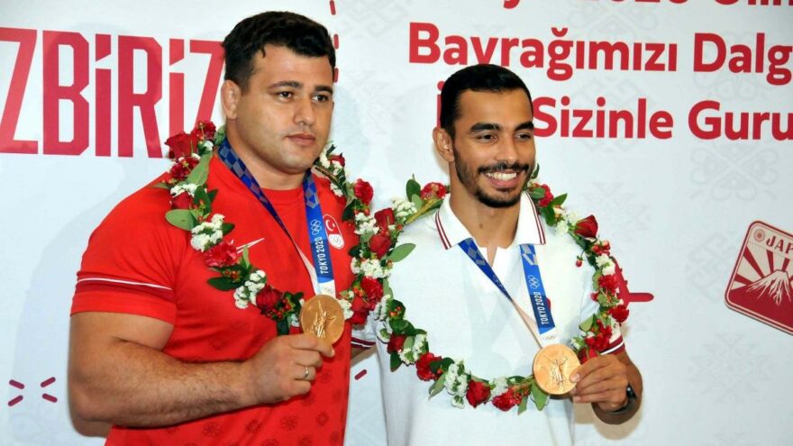 Rıza Kayaalp ve Ferhat Arıcan yurda döndü