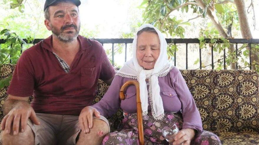 Annesini 600 metre sırtında taşıyıp yangından kurtardı