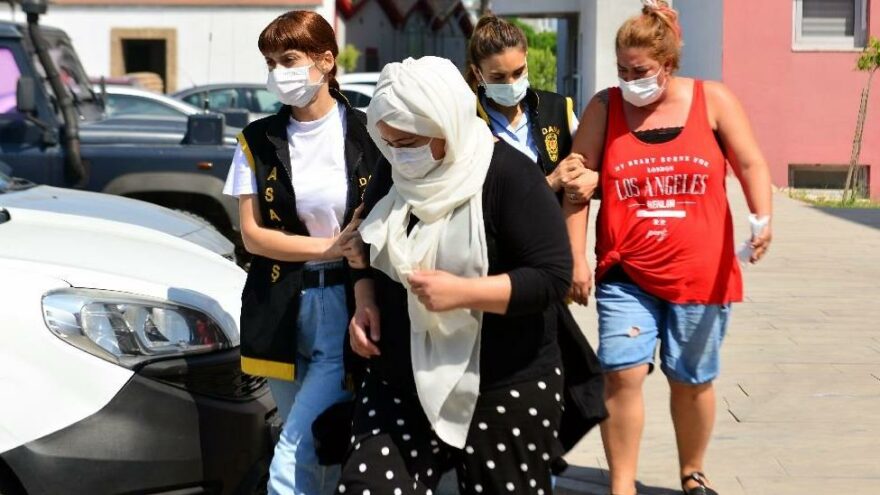 3 kadın TV’de gördükleri yöntemle ev soydu