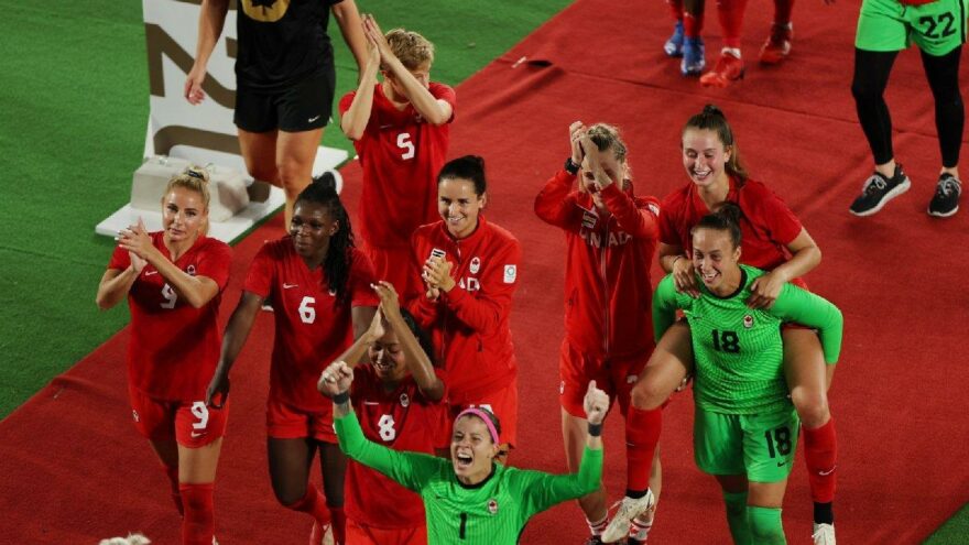 Kadınlar futbolda Kanada Olimpiyat şampiyonu oldu