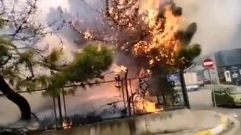 Trafoya sıçrayan yangın, ilçeyi elektriksiz bıraktı