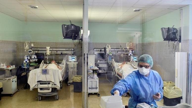 İtalya’da son 24 saatte 6 bin 599 yeni vaka