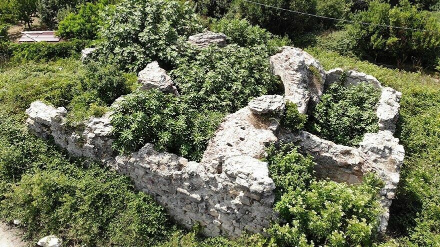 Defineciler 600 yıllık hamamı talan etti