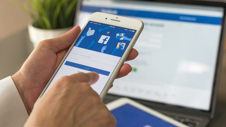 Facebook, ‘yanlış bilgi yaymak’la suçlanıyor
