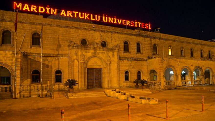 Üniversite yasağı deldi: Adrese teslim ilan