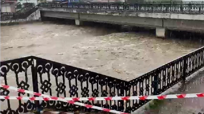 Sağanağın ardından sele karşı uyarı anonsları geldi