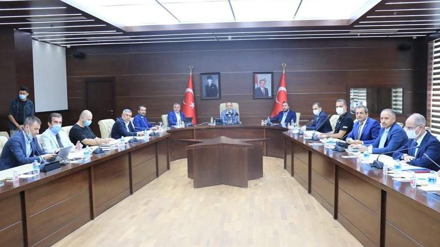 CHP ve İYİ Parti’den valinin başkanlığında düzenlenen deprem toplantısına tepki