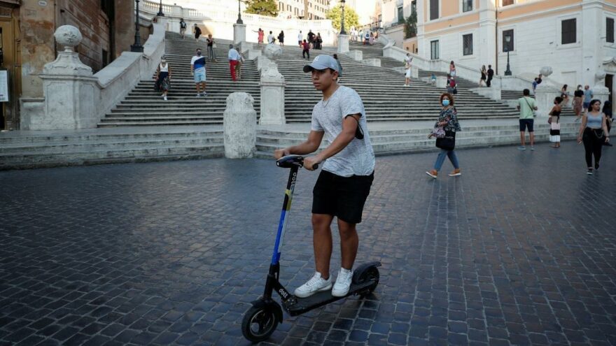 İtalyan parlamentosu e-scooter terörünü bastırmak için harekete geçti