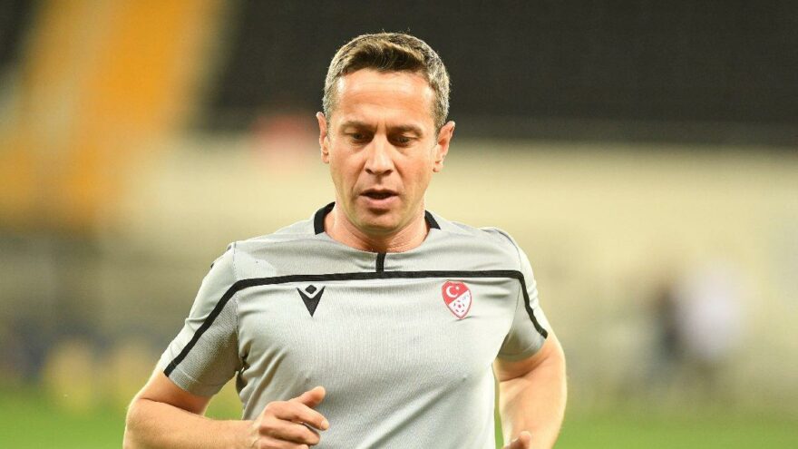 Halis Özkahya, UEFA Avrupa Konferans Ligi’nde görev