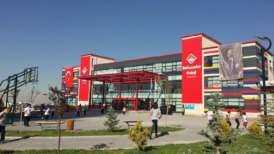 Bahçeşehir Koleji aşı olmayan personelle yollarını ayıracak