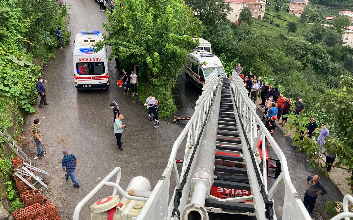 Düşen yıldırım sonrası can pazarı - Resim : 1