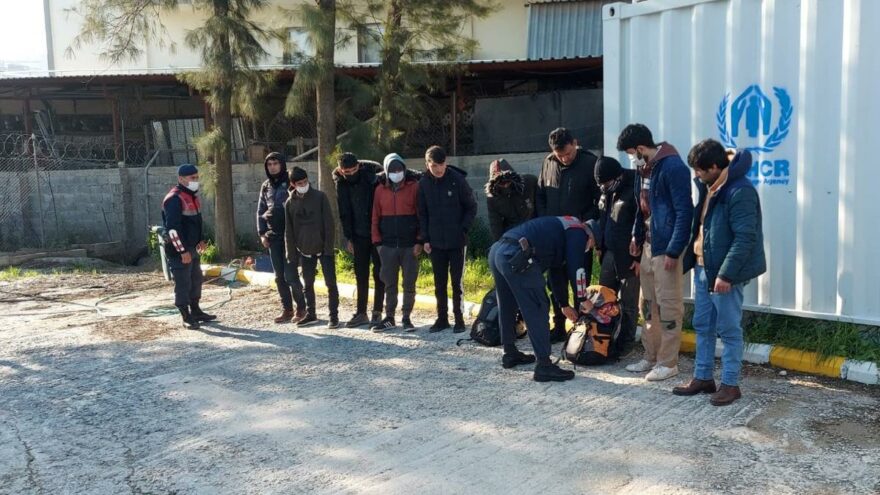 İzmir’de 48 mülteci yakalandı