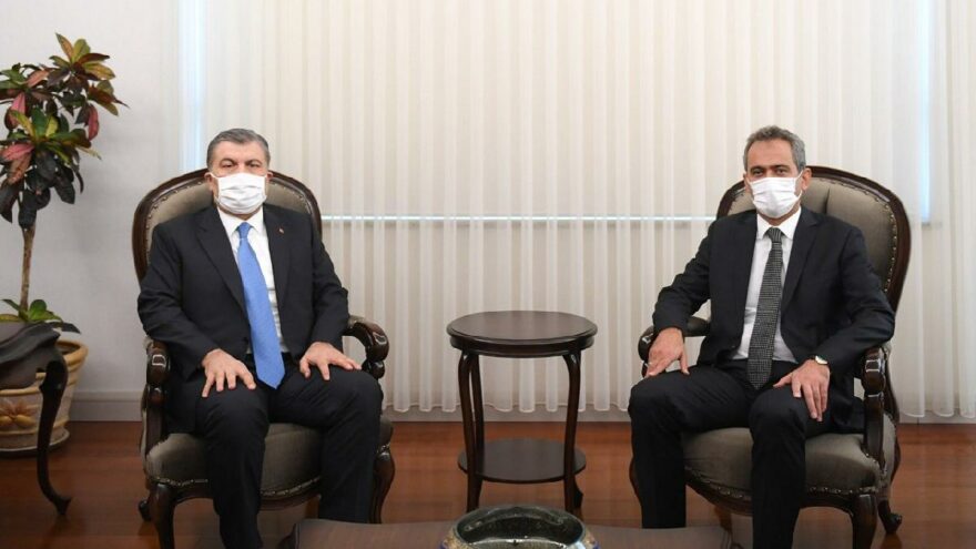 Bakan Koca, Milli Eğitim Bakanı Özer’le bir araya geldi