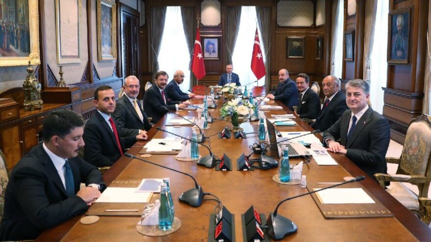 Cumhurbaşkanı Erdoğan, TOGG Yönetim Kurulu üyeleriyle buluştu