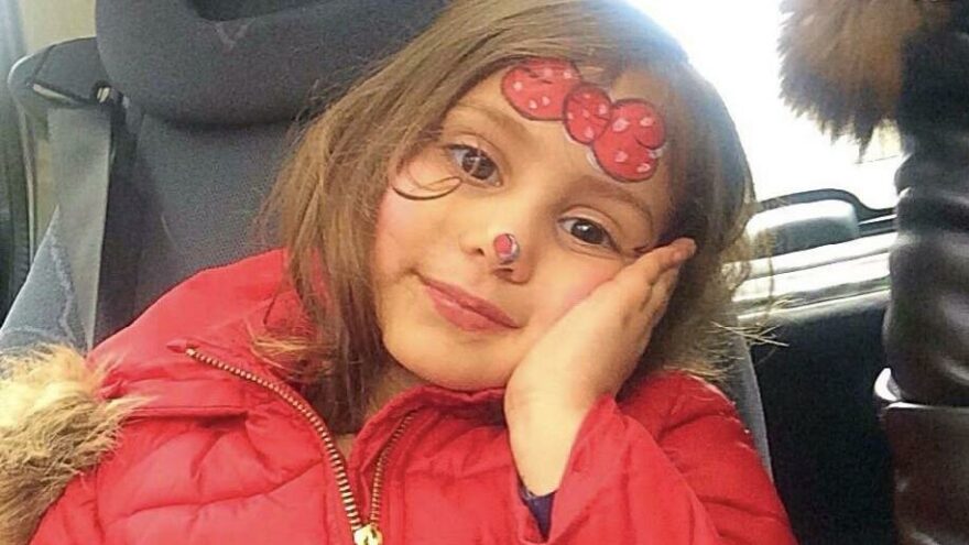 Sitenin bahçesinde fenalaşan çocuk yaşamını yitirdi
