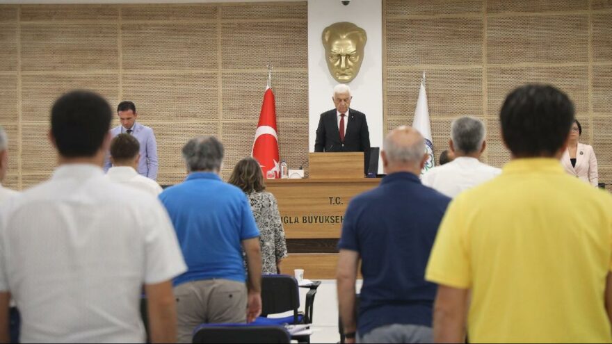 Muğla Belediye Meclisi’nde yangın şehitleri unutulmadı