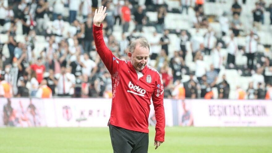 Sergen Yalçın soyunma odasından döndü