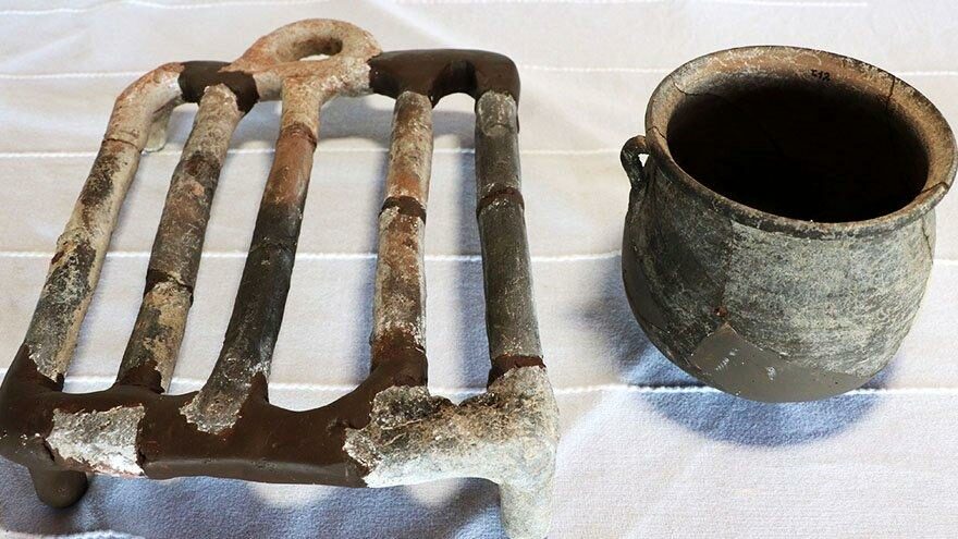Assos’ta 1650 yıllık toprak ızgara ve kaplar bulundu