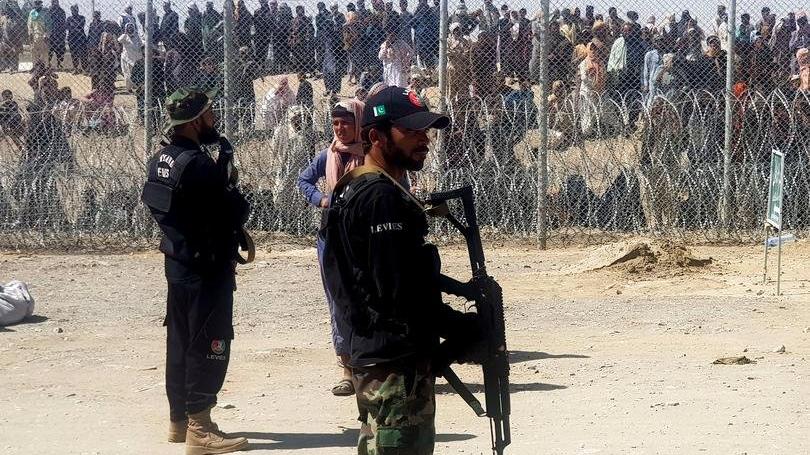 Taliban saldırıyor, halk Kabil’e kaçıyor