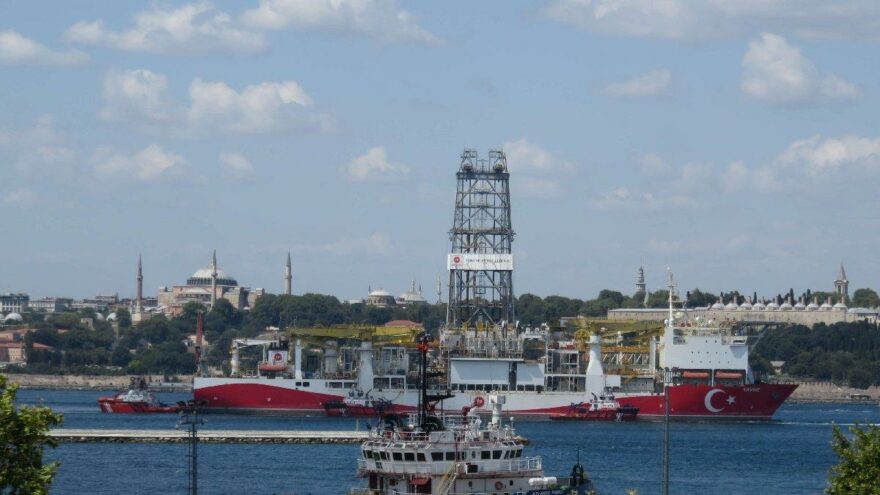 Yavuz sondaj gemisi Haydarpaşa Limanı’na demirledi