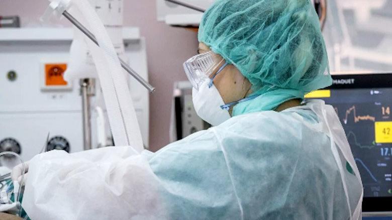 İki doz Biontech aşısı olan doktor coronadan yaşamını yitirdi