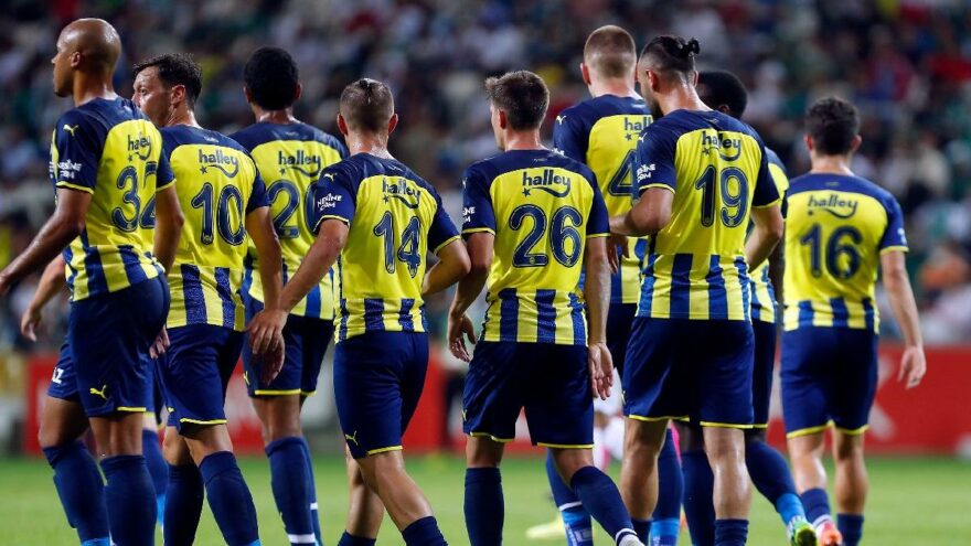 Fenerbahçe sezonu Adana Demirspor maçıyla açıyor