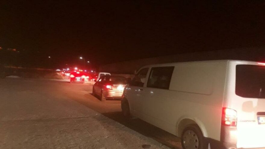 Sel bölgesinde mağdur kalan vatandaşlar feribotla tahliye edildi