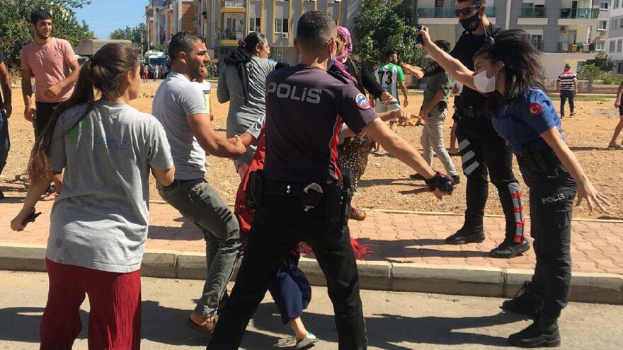 İki ailenin kavgası polisi çileden çıkardı: Yeter artık