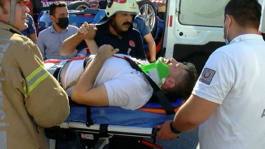 Kendisini kurtaran itfaiye erinin elini bırakmadı