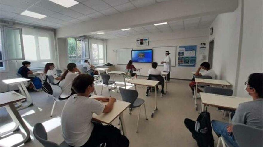 Bilim Kurulu üyesi: Yüz yüze eğitim için aşı gerekli