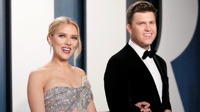 Colin Jost, eşi Scarlett Johansson’ın hamile olduğunu doğruladı