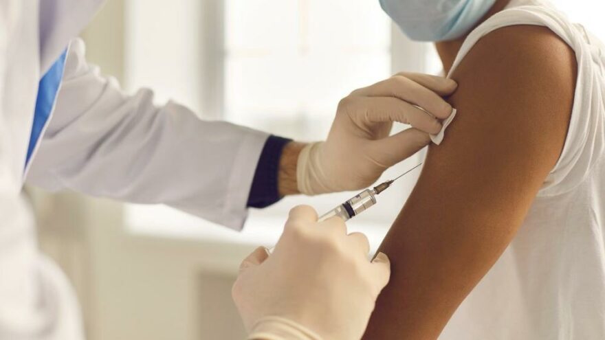 Pfizer aşısının üçüncü dozu yüzde 86 oranında etkili