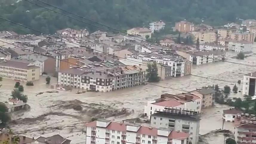 Doğa intikamını alıyor, selde sürükleniyoruz!