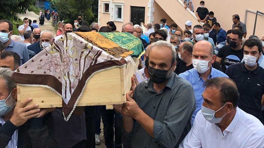 Sele kapılarak hayatını kaybeden Duygu öğretmen toprağa verildi
