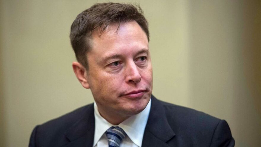 Elon Musk: İnsansı robot gelecek yıl hazır
