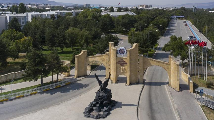 Atatürk Üniversitesi 80 bini aşkın öğrencisi ile yüz yüze eğitime başlıyor