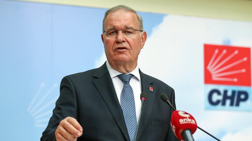 Öztrak: ‘Sınır namustur’ diye pankart asmak suç ama Taliban’a yağcılık yapmak suç değil
