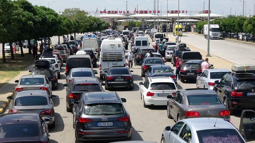 Edirne Valiliği’nden gurbetçilere çağrı: Sınıra pazar, pazartesi, salı günleri gelin