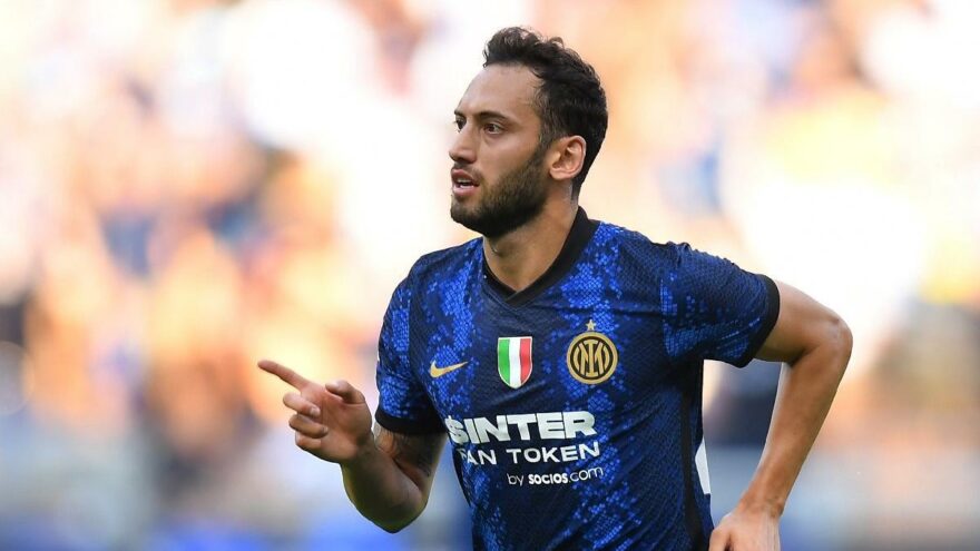 Hakan Çalhanoğlu İtalya Serie A’da sezonun açılış maçına damga vurdu