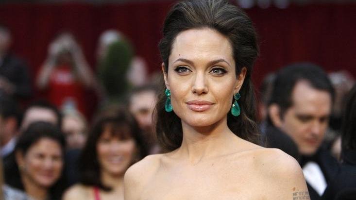 Angelina Jolie Instagram’a katılır katılmaz, Afgan bir genç kızın mektubunu paylaştı