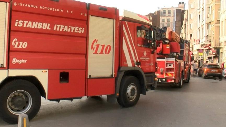 Beyoğlu’nda otelde yangın