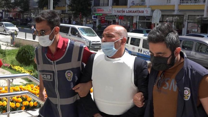 Kuaförde tüfekle ateş açıp 4 kişiyi rehin alan şüpheli tutuklandı