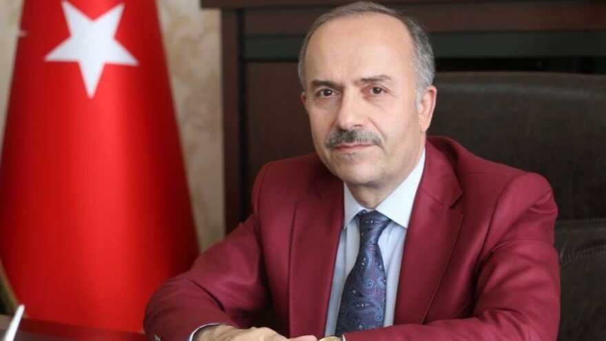 Hafız rektörün banyo keyfi