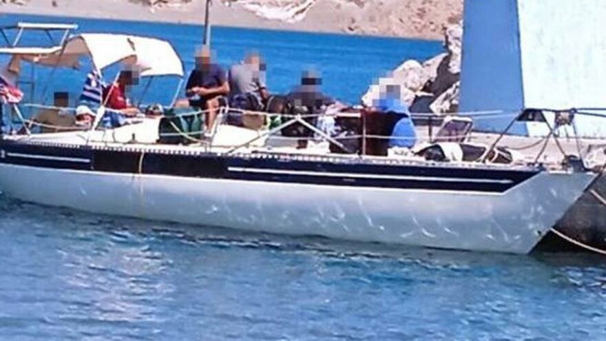 Fransa’ya kaçan FETÖ’cüler tekneleri bozulunca Girit’ten siyasi sığınma istedi