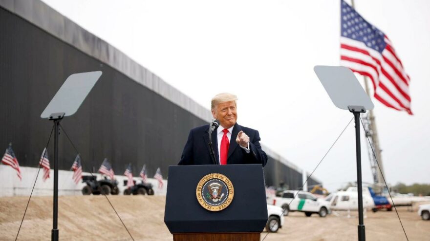 Trump’ın ‘geçilemez’ dediği duvar yıkıldı